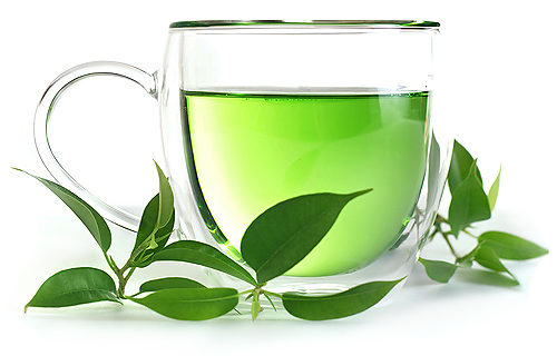 чашка зеленого напитка