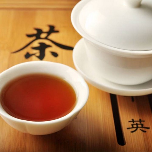 чашечка китайского красного чая